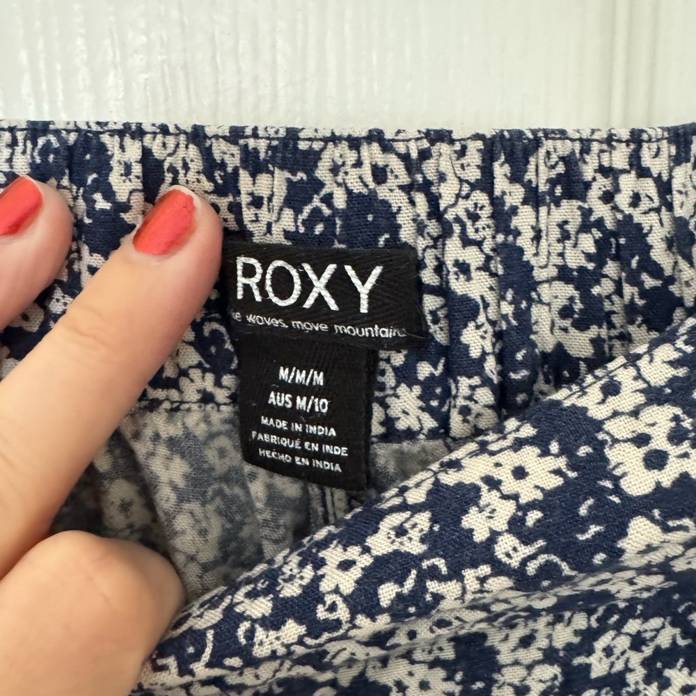 Roxy Blue and White Floral Flowy Pants